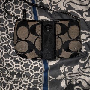 ❗️ONE DAY ONLY $5 SALE❗️Coach wristlet